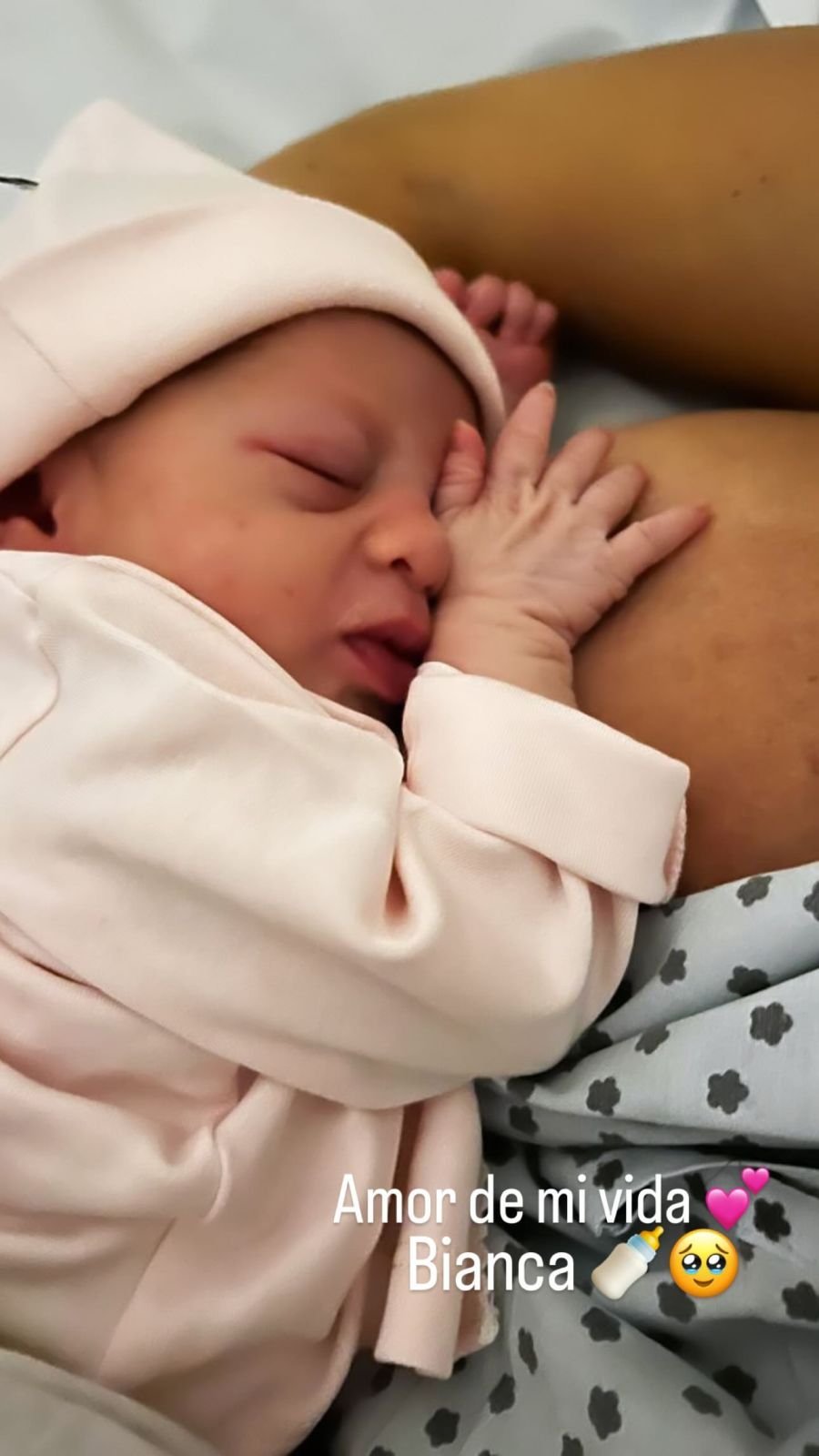 Agustina Casanova fue mamá y presentó a Bianca, su primera hija