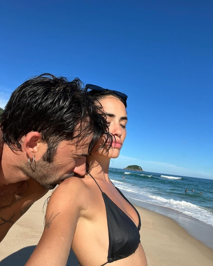 Pedro Rosemblat le dedicó un romántico mensaje a Lali Espósito y mostró fotos de su intimidad