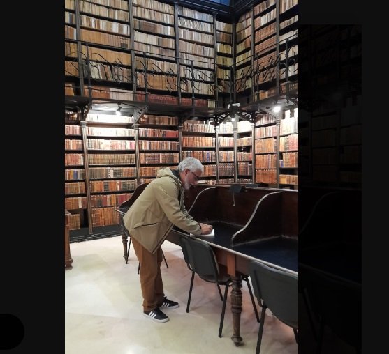 Escribió un libro, nadie fue a la presentación, lo contó en un posteo y ahora el éxito lo abraza