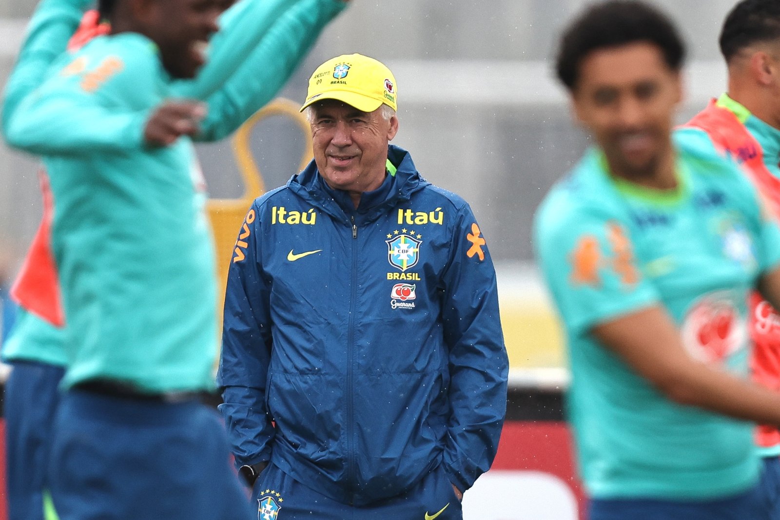 Ancelotti en un entrenamiento con Brasil