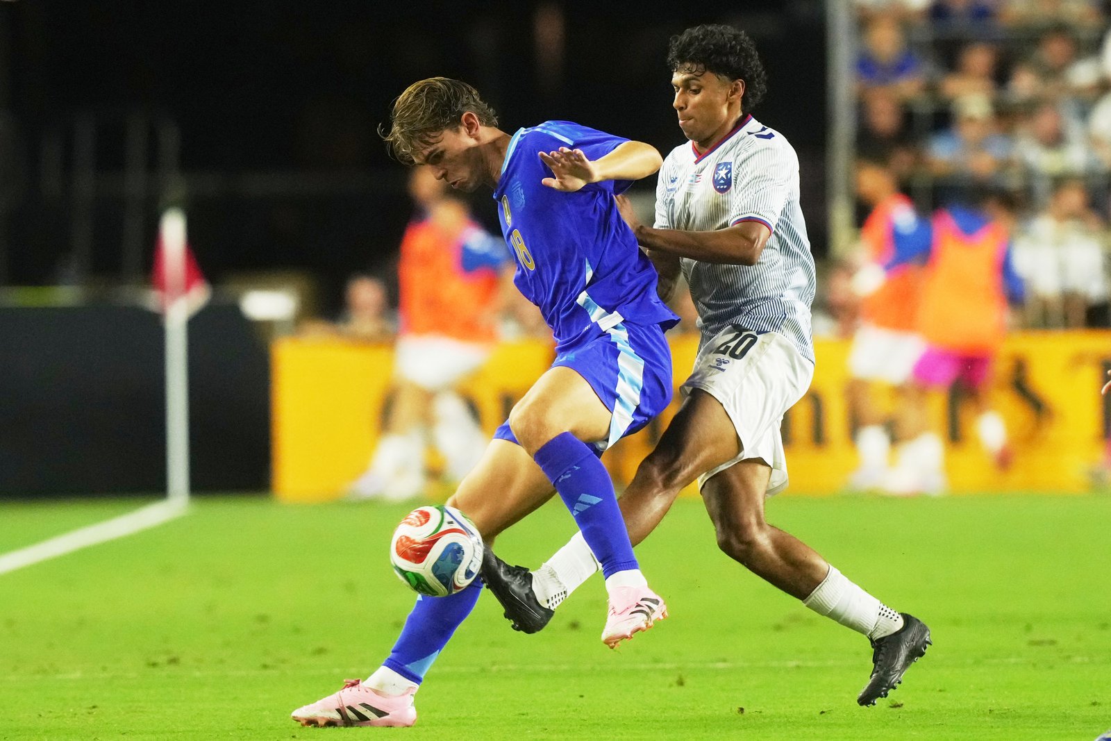 Nico Paz jugó con Argentina en el partido que ganó 0-6 a Puerto Rico