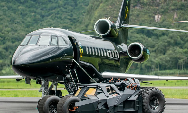 La flota de lujo de Neymar valorada en más de 50 millones: avión, helicóptero... y el coche de Batman