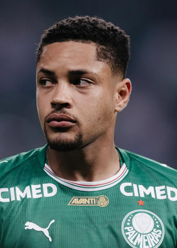 Vitor Roque, tras su última lesión: "Cabeza fría, sé humilde y trabaja duro para recuperarte lo antes posible"