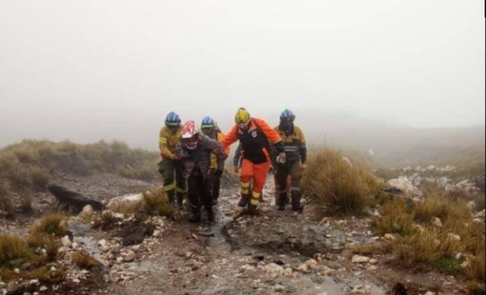 Otro rescate en la zona del Champaquí: motociclista con hipotermia en un operativo en condiciones extremas