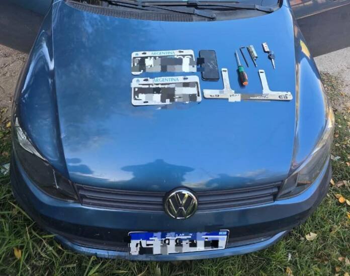 Recuperaron en Carlos Paz un auto robado con patente adulterada