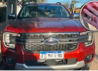Córdoba: se resistió a una multa y arrastró a una policía con su camioneta