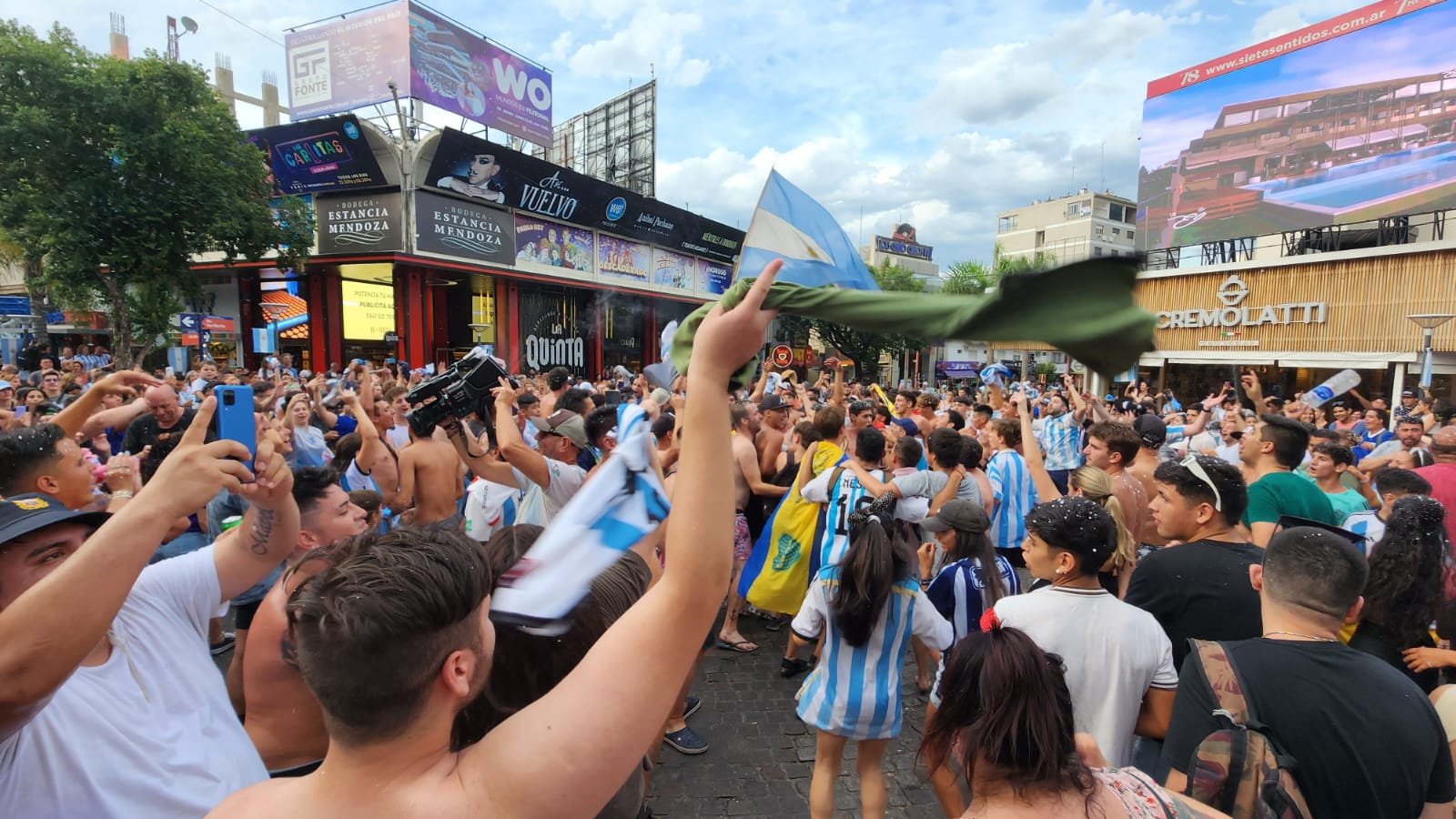 Fan Fest Mundial 2026 en el centro de Villa Carlos Paz