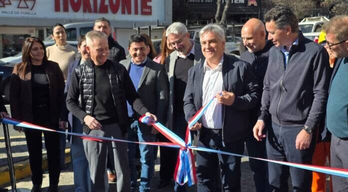 Llaryora y Avilés inauguraron la refuncionalización de avenida Cárcano y el nuevo acueducto