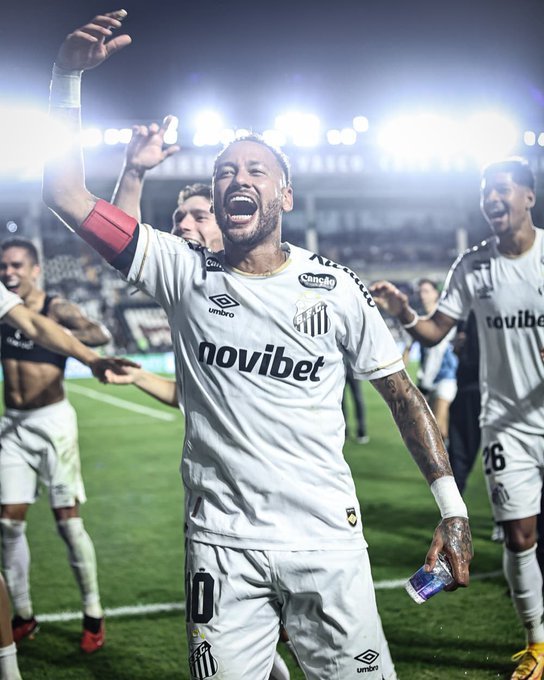 El Santos de Neymar golea al Vasco en veinte minutos y sale de la zona de descenso
