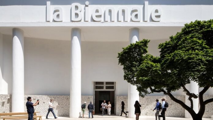 Francisco irá a la Bienal de Venecia a fines de abril