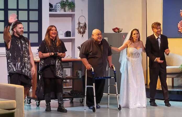 “Suspendan la boda, la magia continúa” levantó el telon en el teatro Candilejas