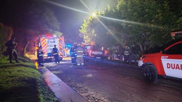 Tensión en El Fantasio por el incendio en una casa en la madrugada