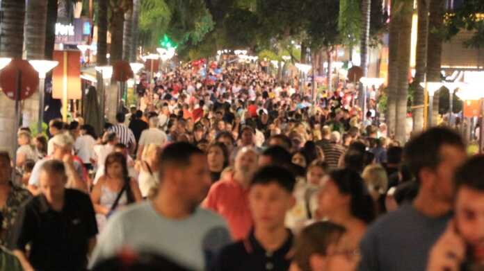 “Nos arruinaron las vacaciones”: Les robaron en la peatonal de Carlos Paz y en minutos usaron todas sus tarjetas