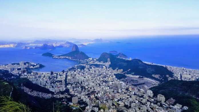 De la ilusión al fraude: pagaron viajes a Brasil y no hubo ni colectivo