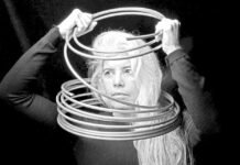 Florencia Ruiz: “Entrar y salir del espejo para saber quién soy hoy”