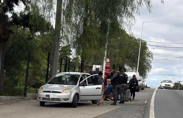 Villa del Lago: Una mujer embarazada y su pareja resultaron heridos en un choque